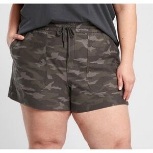 NWT Athleta Women Farallon Camo Active Elastic Waist‎ Shorts Army Green Plus 26